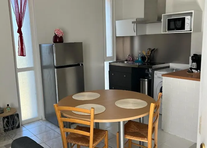 Appartement Chaleureux Pour Un Sejour Confortable